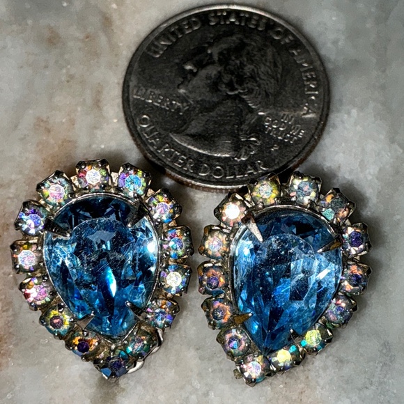 WEISS BABY BLUE RHINESTONE WITH BABY BLUE AB STONES SILVER-TONE CLIP-ON EARRINGS - Picture 6 of 7